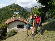 82 Al roccolo ci accoglie Gilberto che lo cura da vent'anni